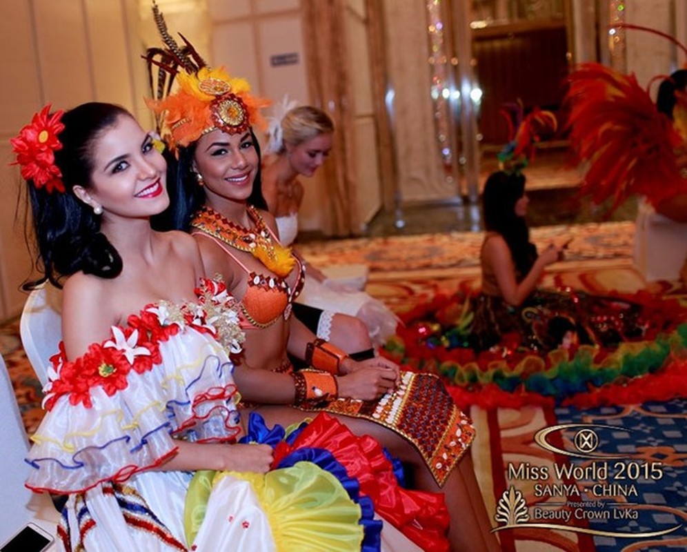 Lan Khue dep diu dang voi ao dai o Miss World 2015-Hinh-6